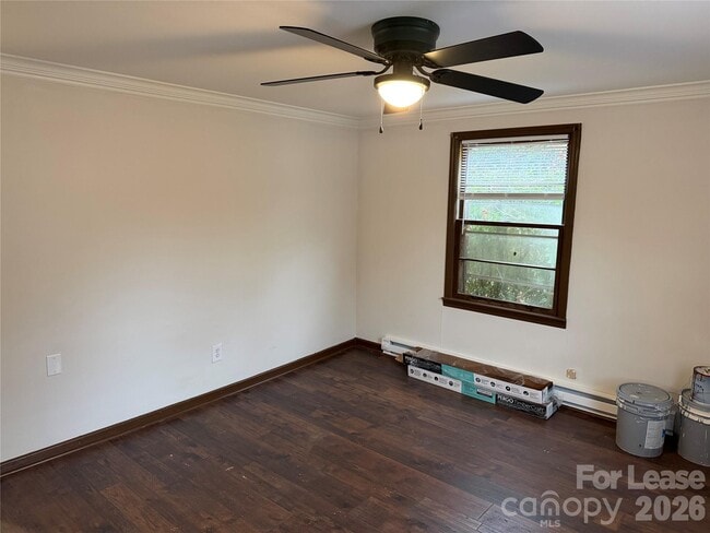 Building Photo - 526 Everette St