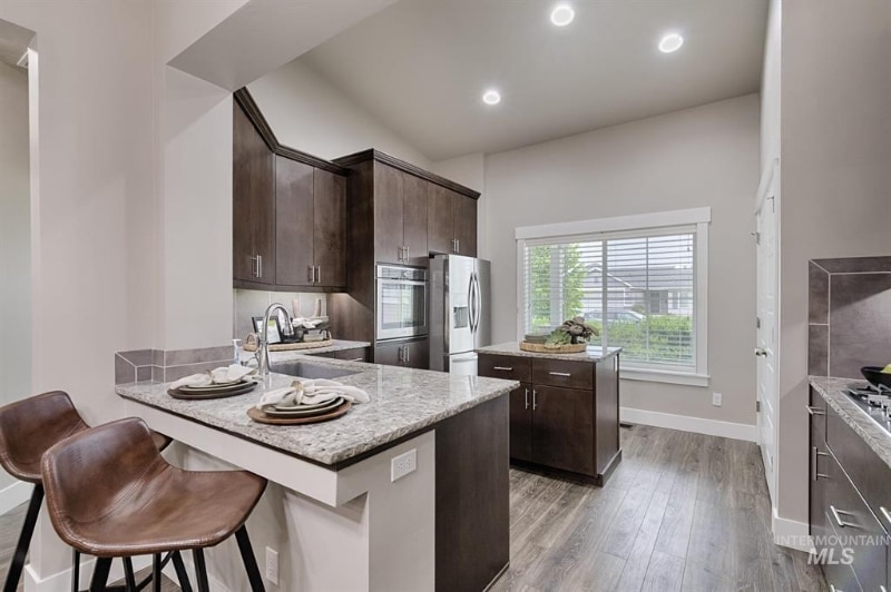 Building Photo - 1115 W Olds River Dr