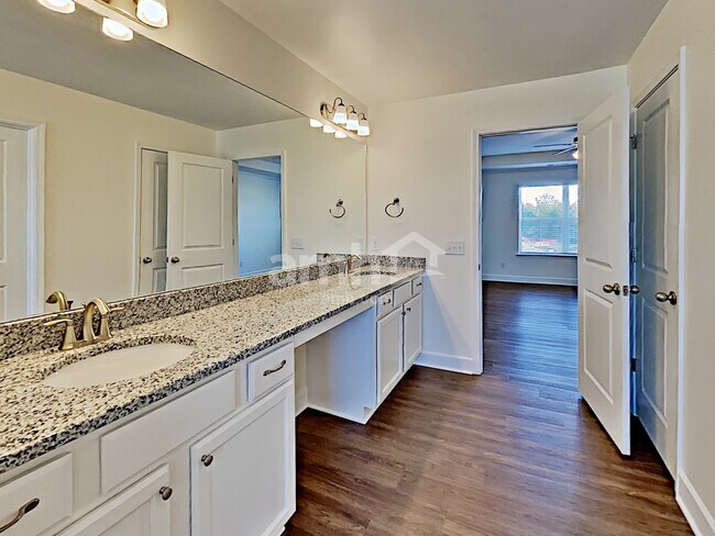 Building Photo - 5205 Lake Maxwell Dr