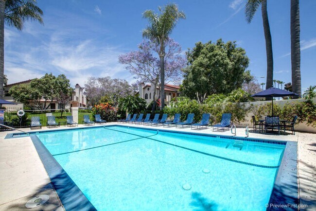 Building Photo - 2-Bedroom 1-Bathroom La Jolla UTC Condo wi...