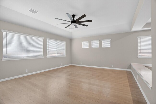 Building Photo - 925 Creekhollow Dr