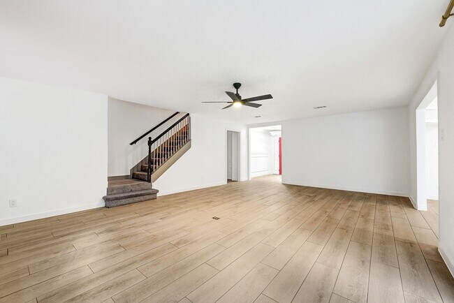 Building Photo - 725 Talmalge Hall Dr