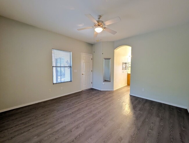 Building Photo - 3 Bedroom Home in the Crismon Crossing Com...