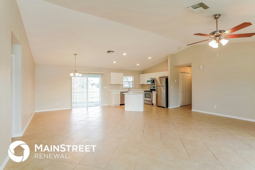 Building Photo - 1405 SW 13th Terrace