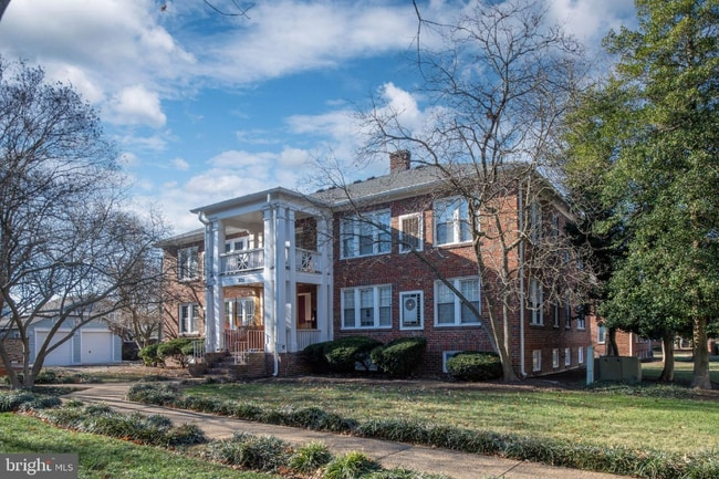 Building Photo - 305 E Duncan Ave