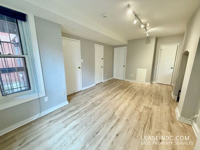 Building Photo - 1000 N Street NW-#B