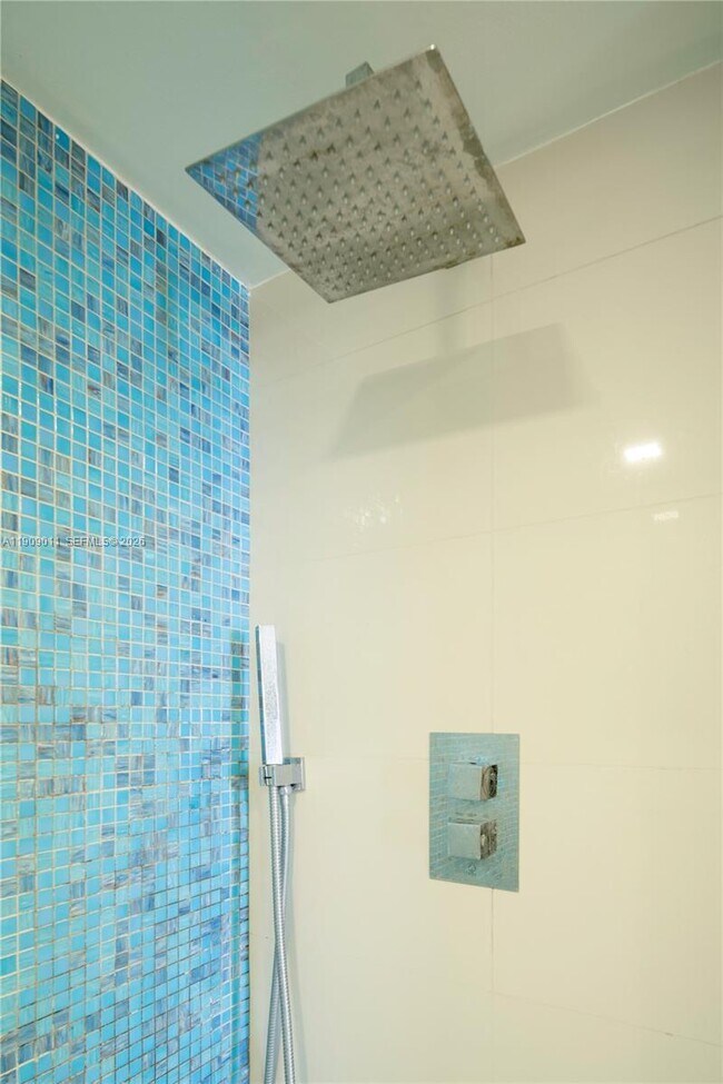 Building Photo - 4000 Towerside Terrace