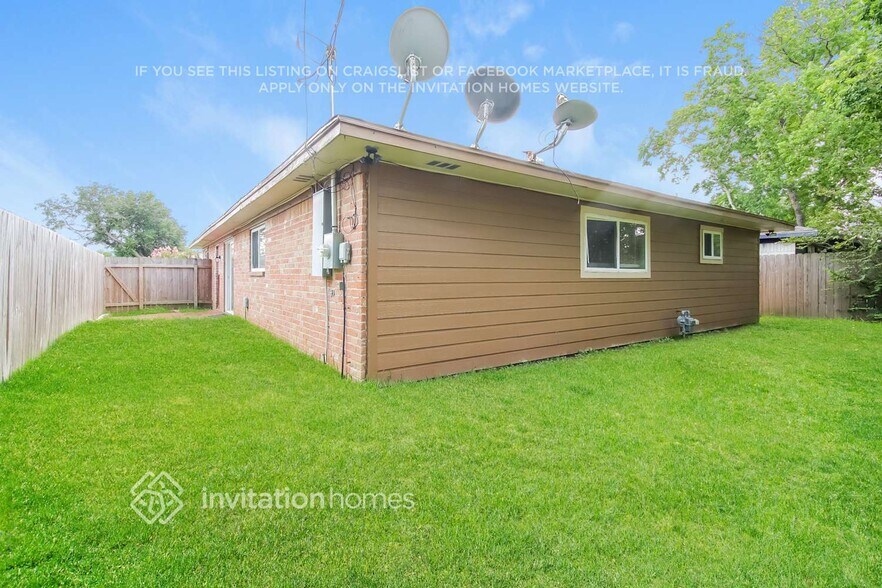 Building Photo - 1820 Eagle Dr