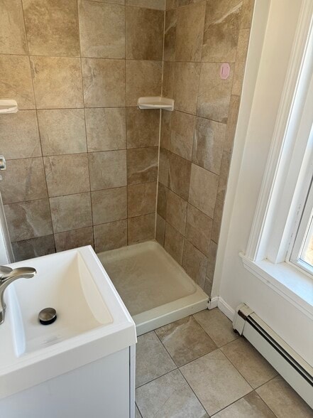 Unit 28 - 24 Fleet St