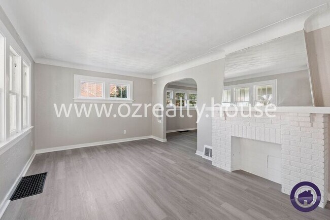 Building Photo - 1263 Crestwood Rd