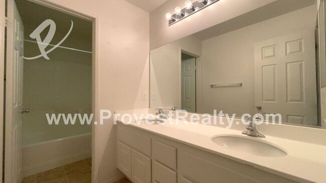 Building Photo - 12901 La Costa Ct