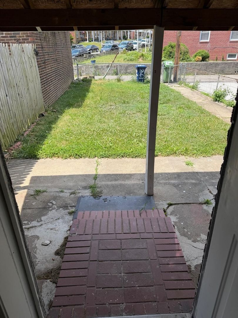 Building Photo - 3615 Erdman Ave