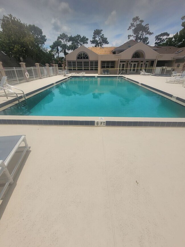 Building Photo - Modern 3 Bed, 2 Bath Home in Chelsea Parc ...