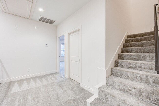Building Photo - Sawyer Heights Luxury Living