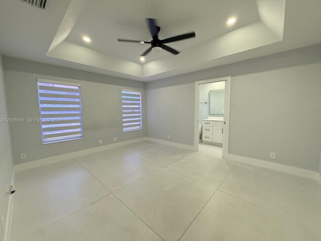 Building Photo - 123 1st St