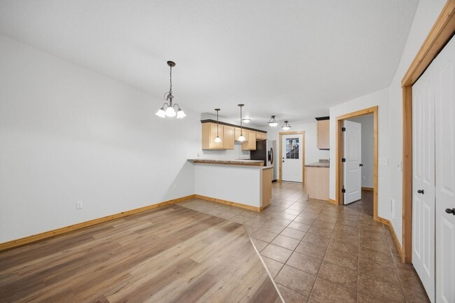 Building Photo - *PET FRIENDLY* 2 Bed 2 Bath Condo