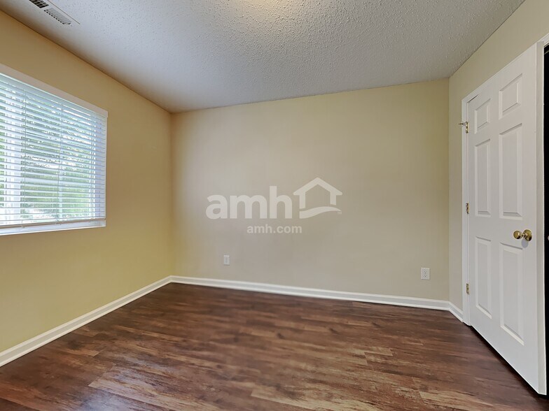 Building Photo - 3345 Wiliton Way