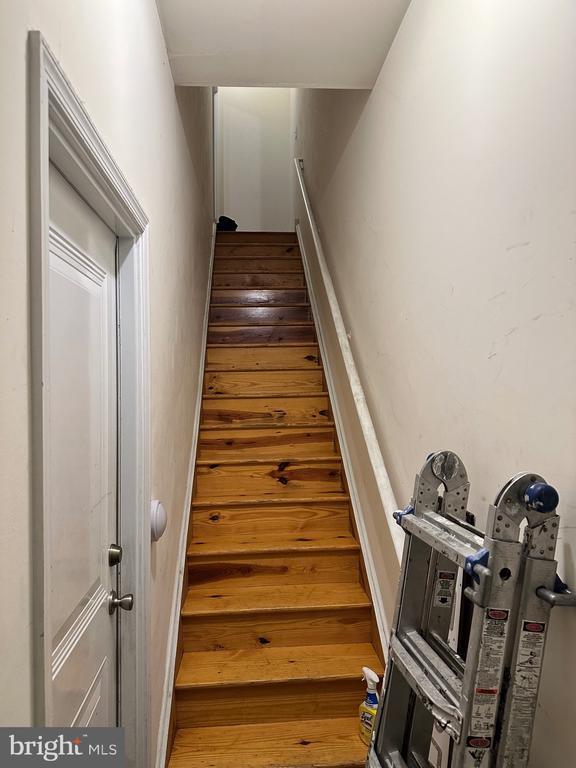 Building Photo - 2258 N Park Ave