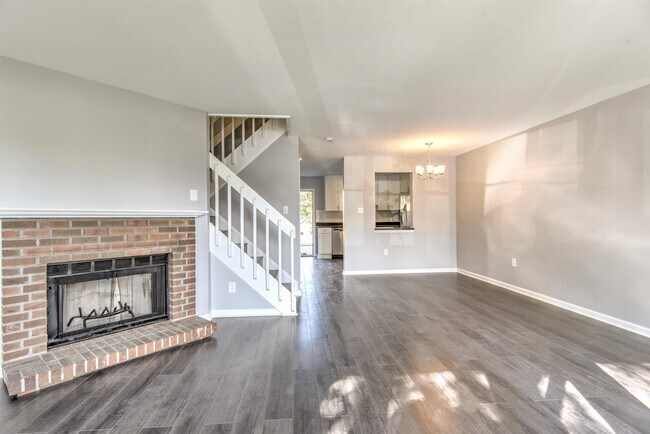 Building Photo - 3279 Westdale Ct