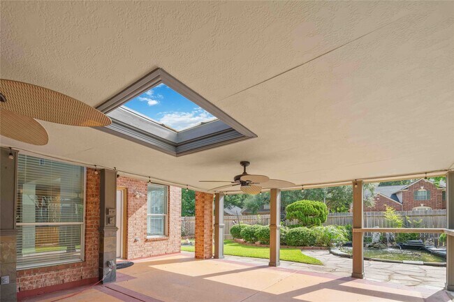 Building Photo - 707 Lytton Springs Way