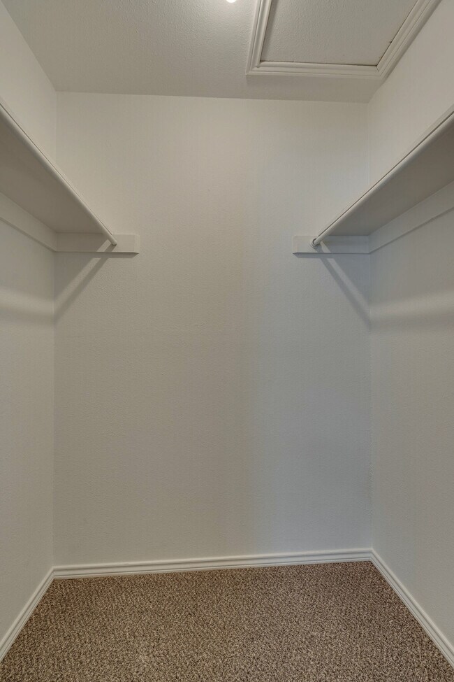 closet space - 1233 Cordell St