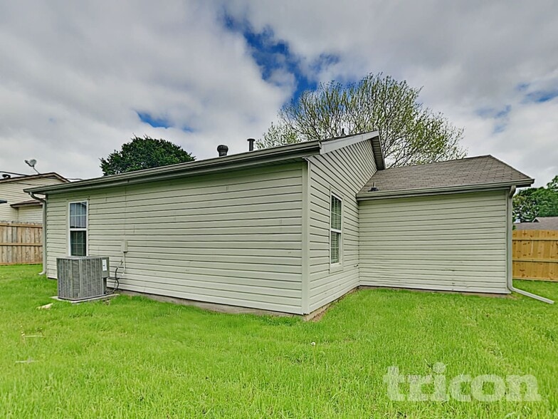 Building Photo - 837 Pine Mountain Dr