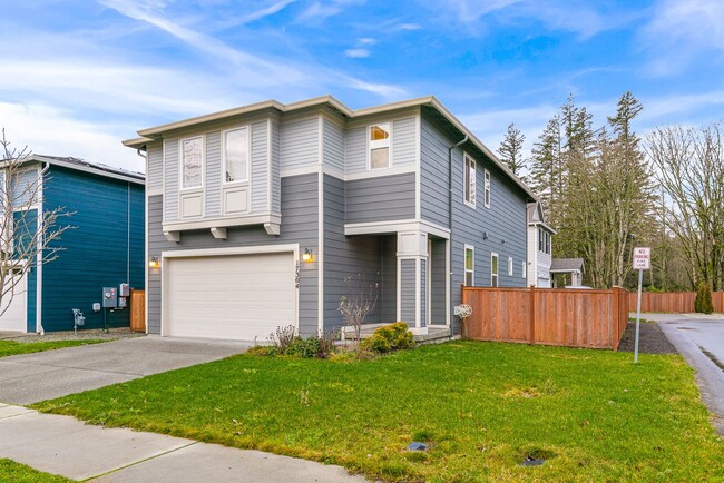 Building Photo - Covington Newer 2-Story Home - Fully Fence...