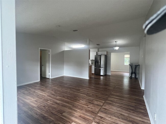 Building Photo - 1240 SW 73rd Ave