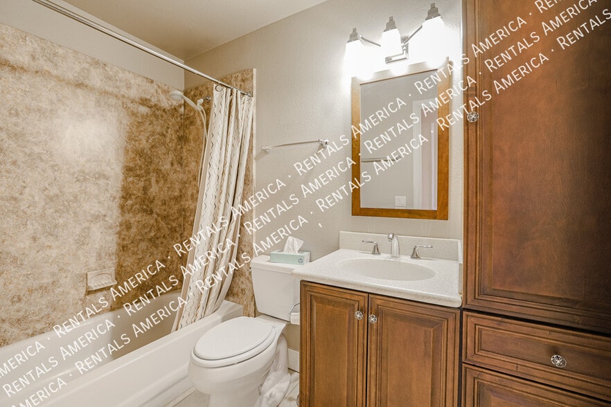 Building Photo - 6325 W Potter Dr