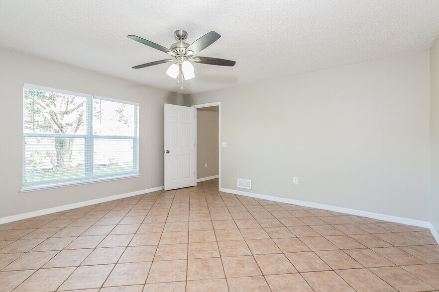 Building Photo - 3031 Elbib Dr