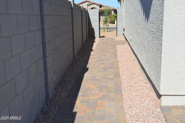 Building Photo - 2367 Oakmont Ln