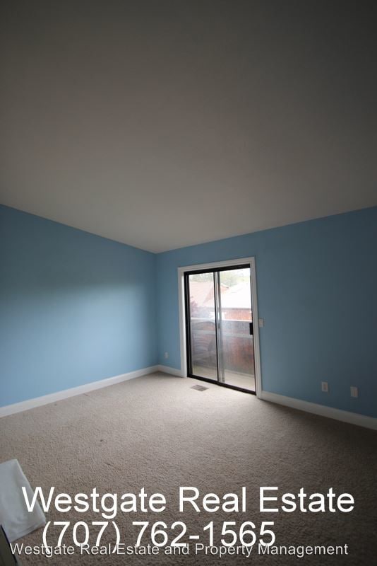 Building Photo - 3 br, 3.5 bath House - 1 Liberty Lane