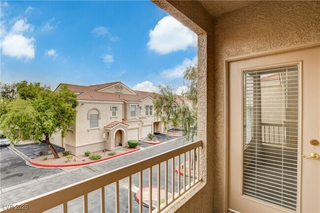 Building Photo - 10550 W Alexander Rd