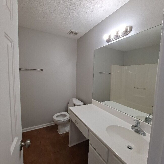 Building Photo - 4400 English Pecan Cove