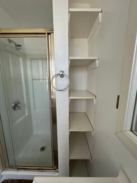 Building Photo - 134 Sherman St