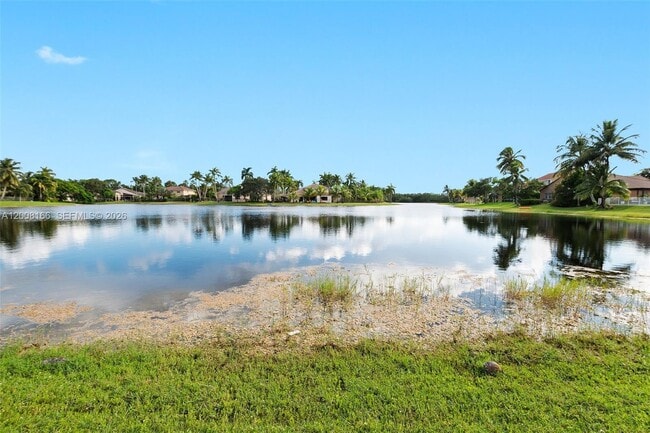 Building Photo - 646 Heritage Dr