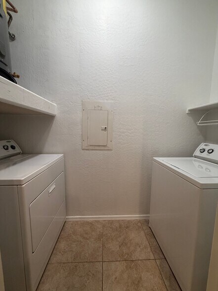 Building Photo - 14575 W Mountain View Blvd