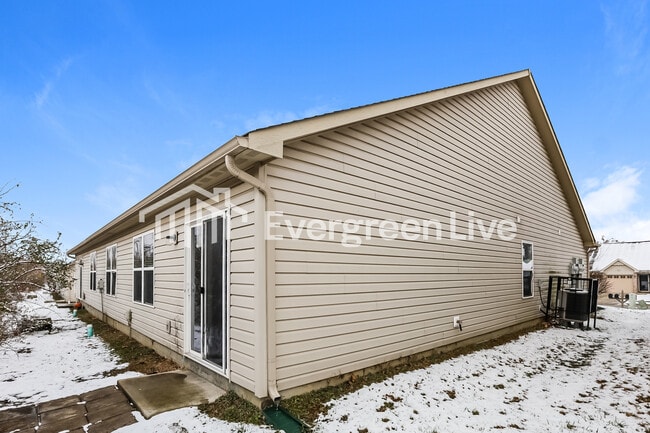 Building Photo - 2017 Lisa Walk Dr