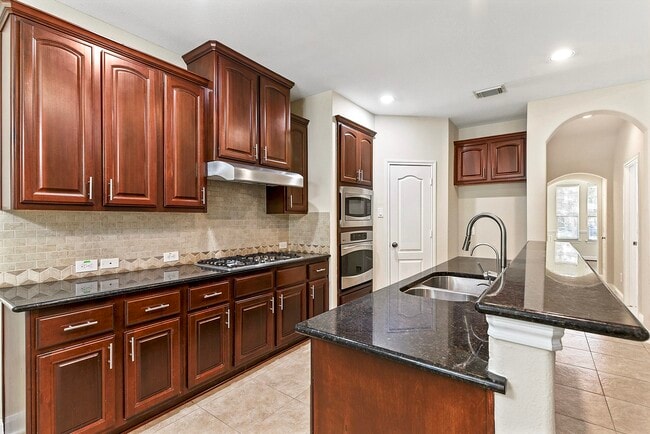 Building Photo - 28514 Hayden Park Dr