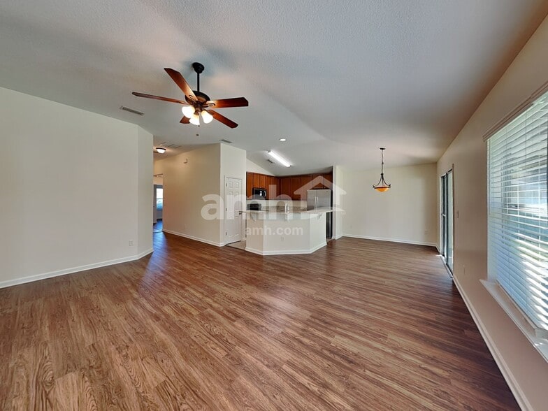 Building Photo - 351 N Twin Maple Rd