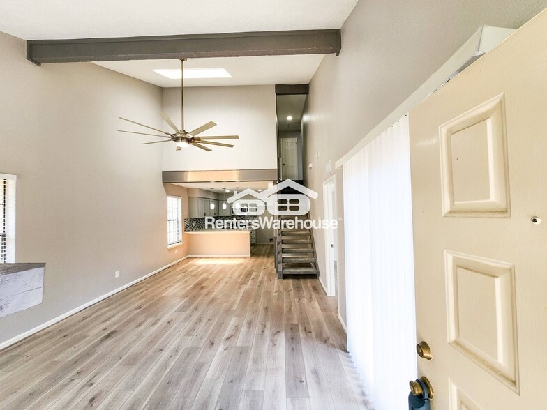 Building Photo - 13427 Garden Grove St