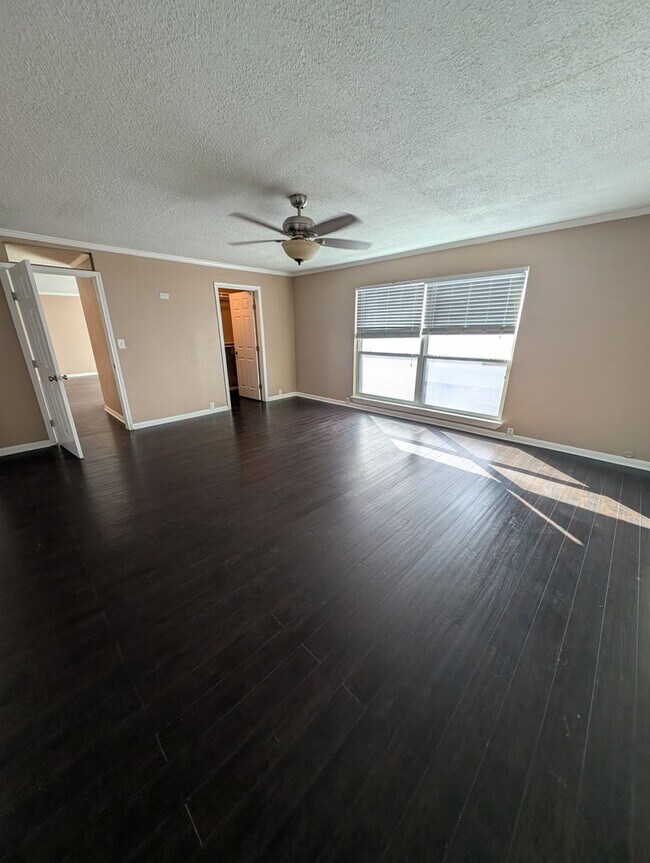 Building Photo - 1BR Condo w/ Pool & Covered Parking by The Galleria