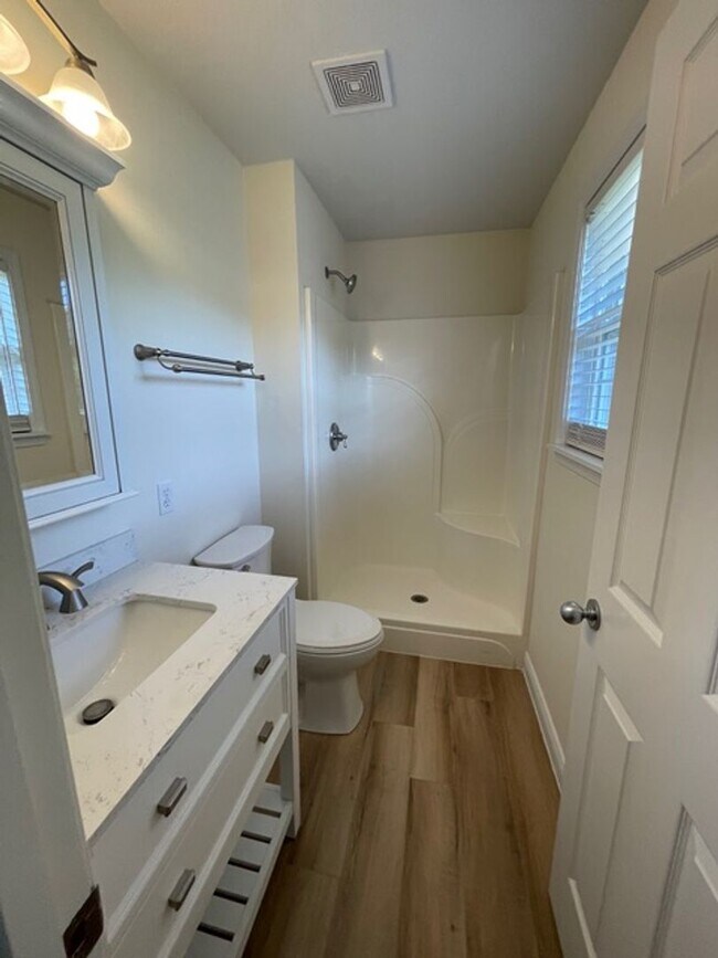 Building Photo - Spacious 3BR Home with Fenced Yard, 2-Car Garage & Great South Columbia Location