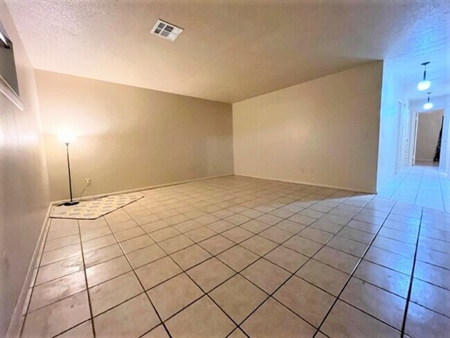 Building Photo - 1037 SW 103rd St