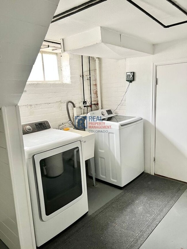 Building Photo - 594 S Ogden St