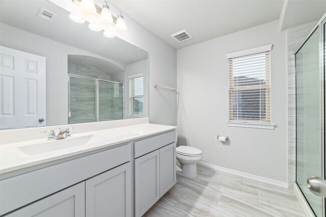 Building Photo - 4919 Vly White Oak Ln