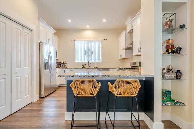 Building Photo - 409 Hideaway Ln