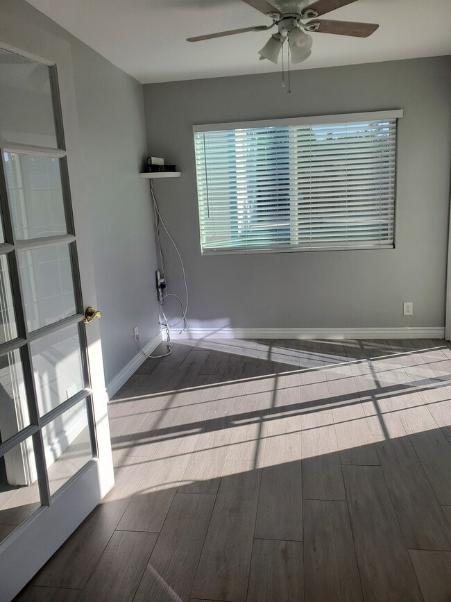 Building Photo - 336 Nueve Ct