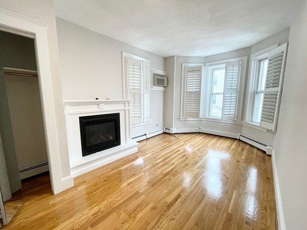 Building Photo - 130 P St