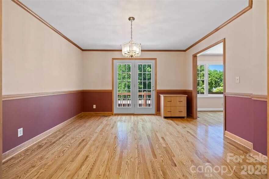 Building Photo - 3010 Eaker Dr